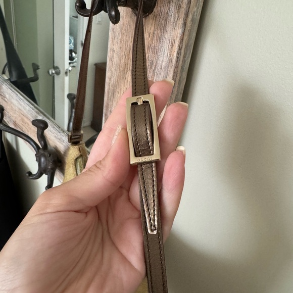 Gucci GG canvas gold shoulder baguette - Picture 5 of 8